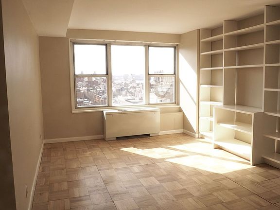 4th image of 23 Greenwich Ave #15G