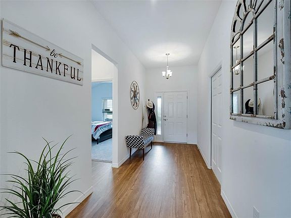 4th image of 4274 Valentine Ave