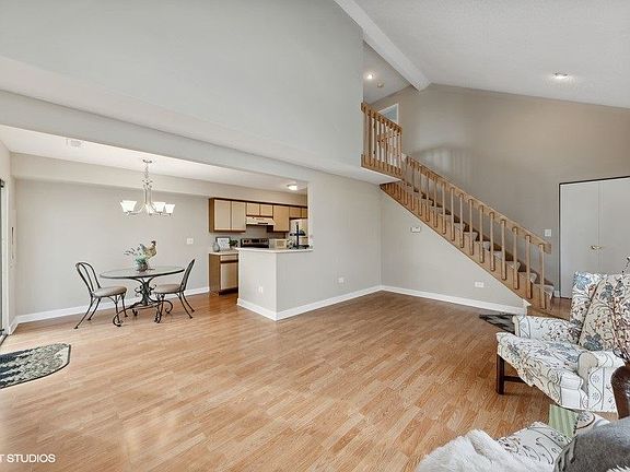 4th image of 1300 N Knollwood Dr