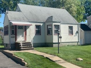 360 Roosevelt Ln, Kenilworth, NJ 07033