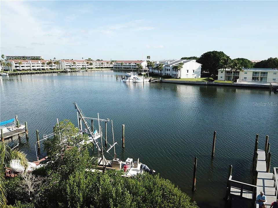 1st image of 12004 Lagoon Ln