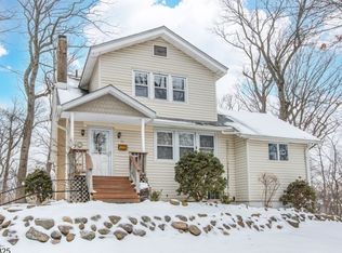 58 Chestnut Rd, Verona, NJ 07044