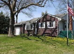 319 Van Buren St, West Babylon, NY 11704