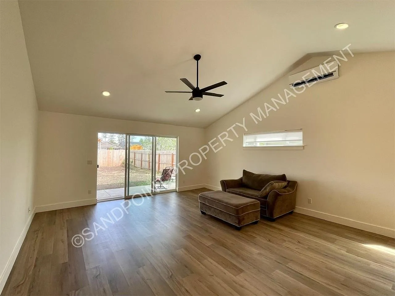 3 bed, 1876 sqft, $2,600 — Photo 2
