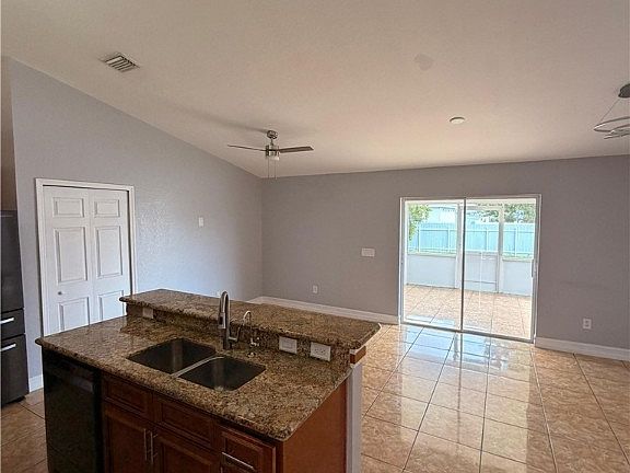 5th image of 1011 NW 12th Ave