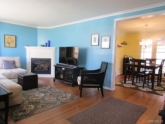3rd image of 161 Bernhardt Dr