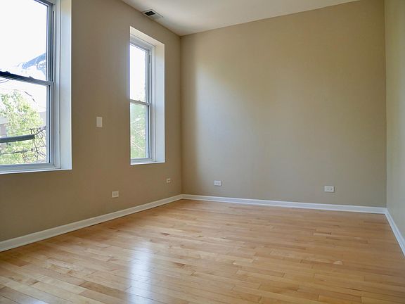 3rd image of 2121 S Ashland Ave #2R