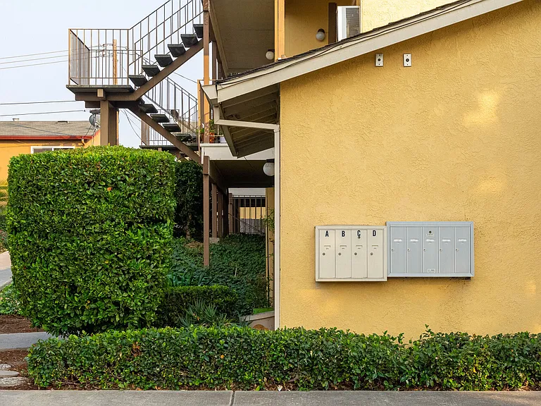 Alderwood Park Apartments — Photo 17