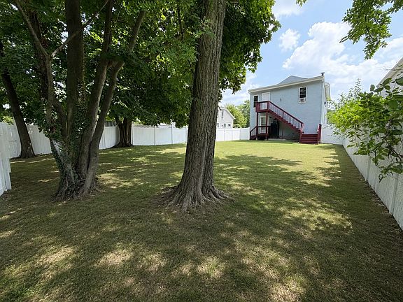 4th image of 77 Lewis St #1
