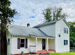 3 Coutant Ln, New Windsor, NY 12553