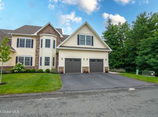 10 Anthony Pl, Ballston Spa, NY 12020