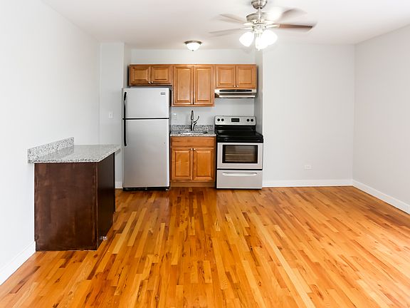 5th image of 7450 N Greenview Ave APT 85