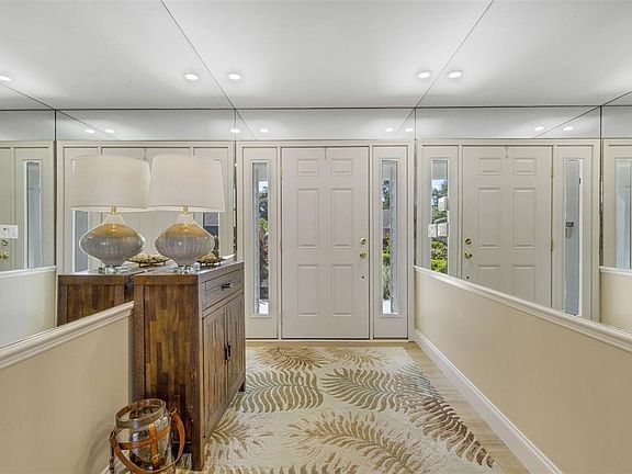 4th image of 5679 COUNTRY LAKES DRIVE #7
