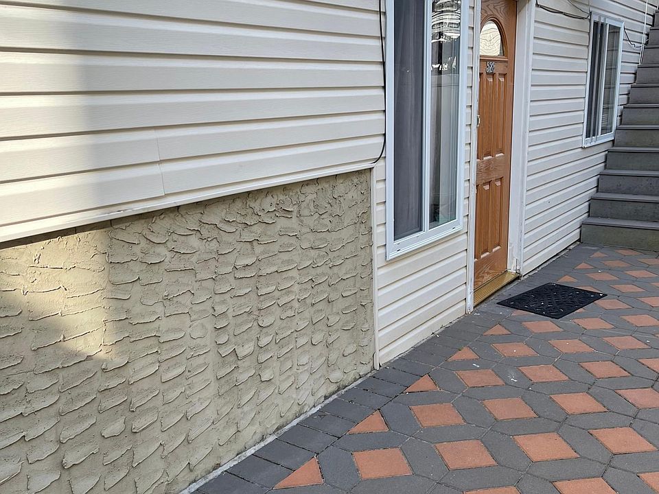 1st image of 528 Durant Ave Floor 1