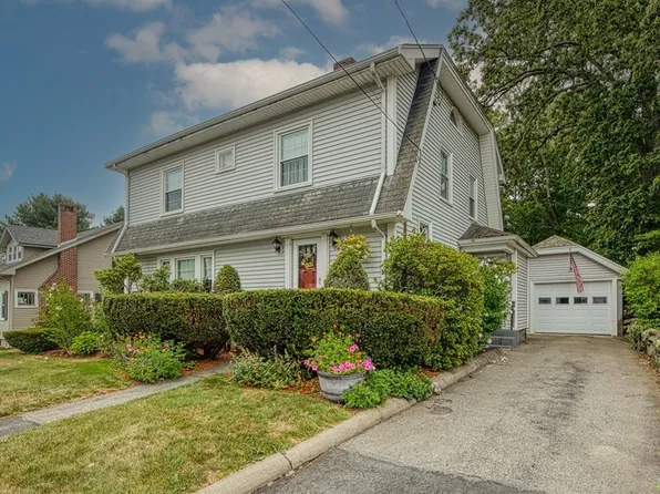 118 Carroll Ave, Brockton, MA 02301