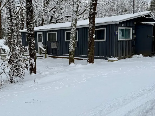 687 Gardiner Road, Wiscasset, ME 04578