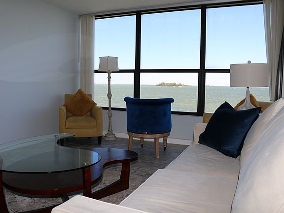5th image of 300 Woodette Dr APT 303