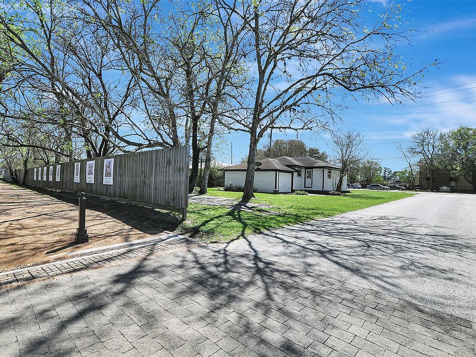 1st image of 122 Commerce St