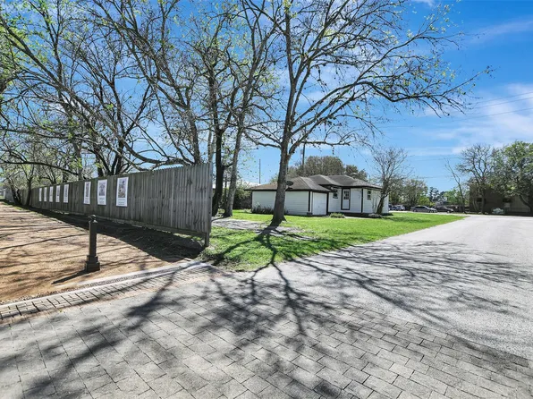 122 Commerce St, Magnolia, TX 77355