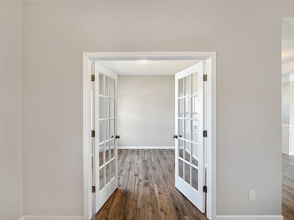 3rd image of 11175 Isles Ave