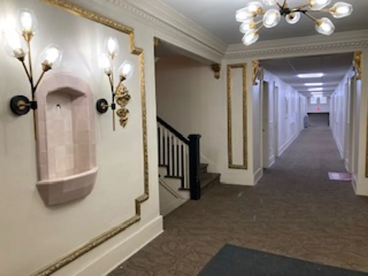 Building Photo - 970 Strathmore