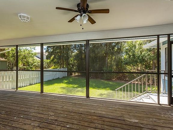 5th image of 745 Captiva Ct NE