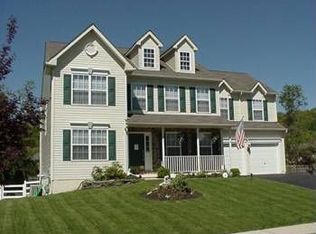 324 Garden View Dr, Thorndale, PA 19372