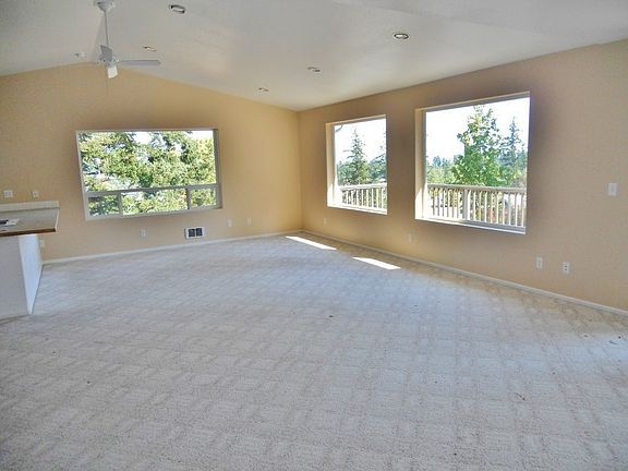 4th image of 610 Hillcrest Pl