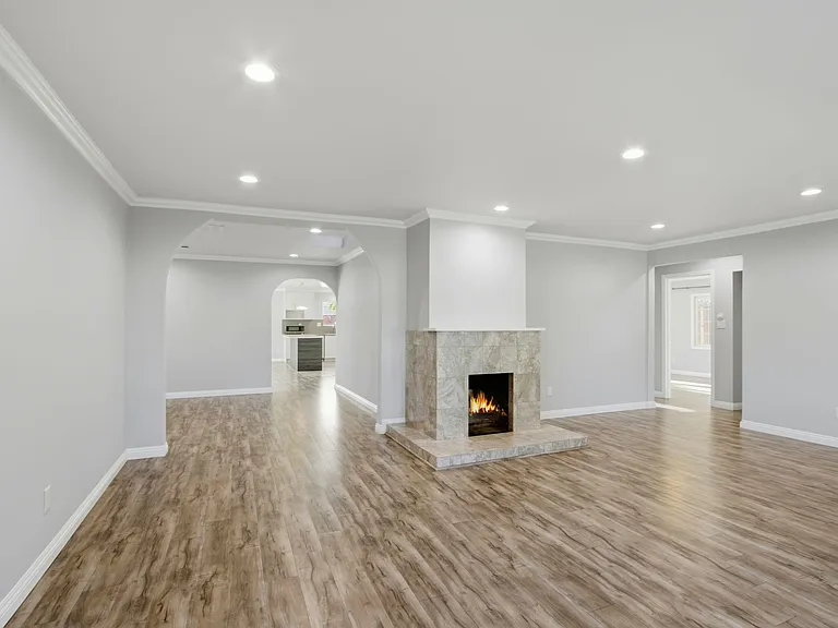 12610 Paseo Flores — Photo 16