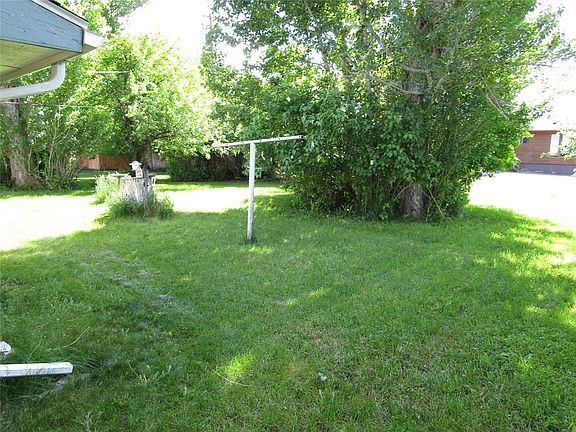 4th image of 111 Elm Ln