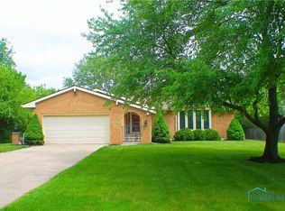 770 Village Pkwy, Waterville, OH 43566