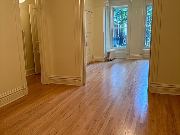 2nd image of 1718 N Hudson Ave APT 1