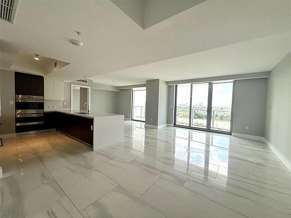 2nd image of 1180 N FEDERAL Highway #809