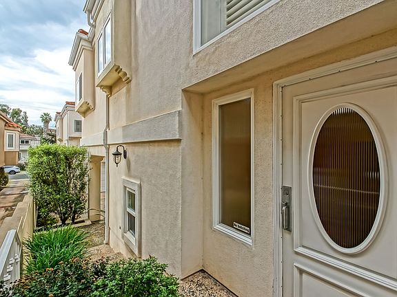 3rd image of 226 N Irena Ave #B