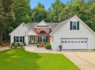 25 Summer Walk Cir, Covington, GA 30016
