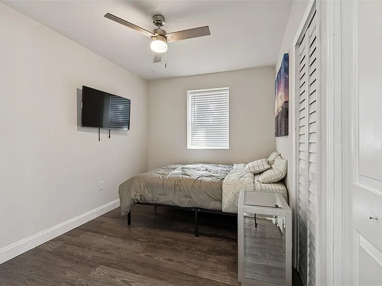 1006 E 26th Ave — Photo 19