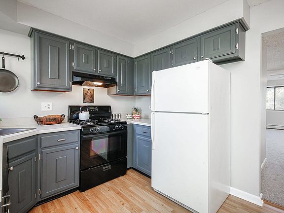 5th image of 8327 Oak Leaf Dr APT 503