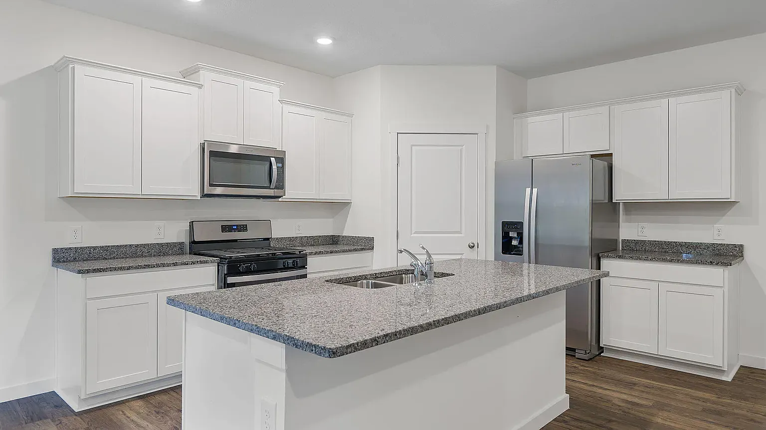 5 bed, 2511 sqft, $2,600 — Photo 4