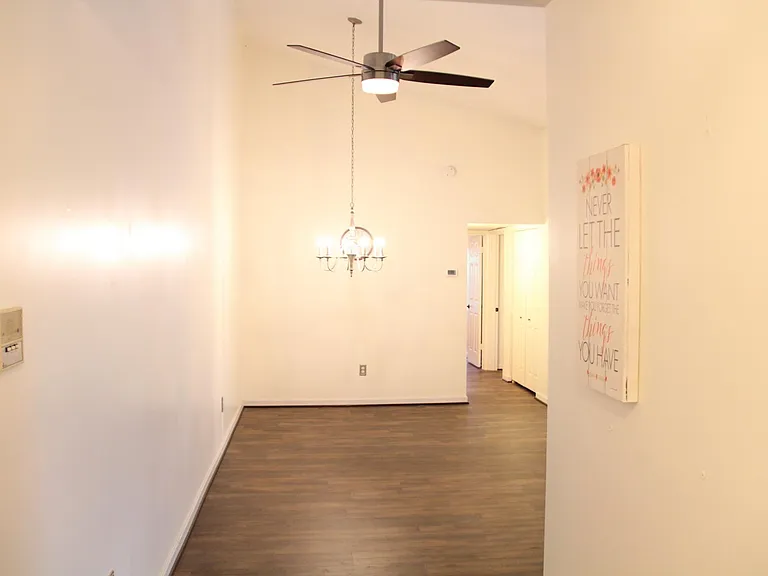 203 Cross Pointe Ct #3B — Photo 2