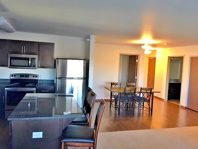 1406 N Main St — Photo 3