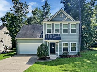 1071 Heritage Manor Dr, Raleigh, NC 27610