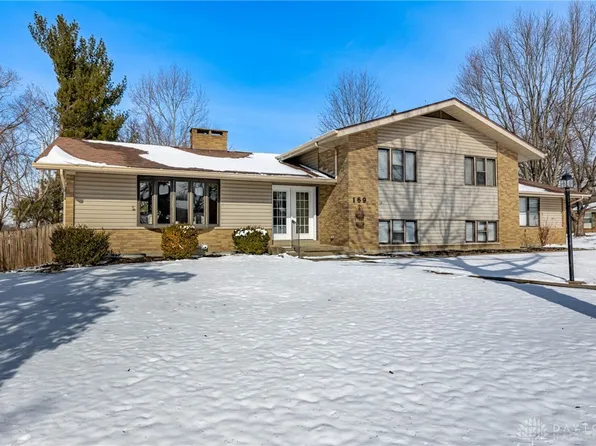 169 Bradstreet Rd, Centerville, OH 45459