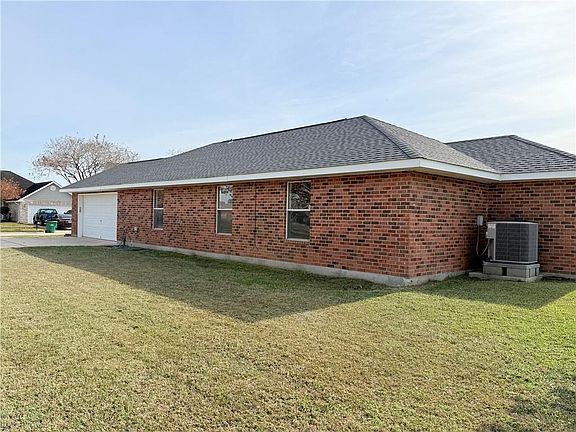 5th image of 264 Oak Point Dr