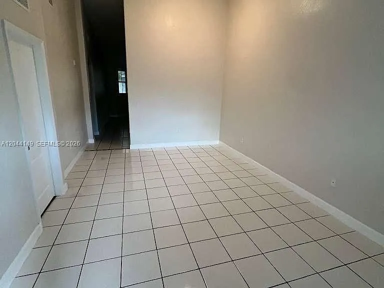 1661 SE 28th St #202 — Photo 5