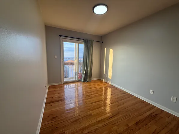 801 Grand Avenue image 9 of 15