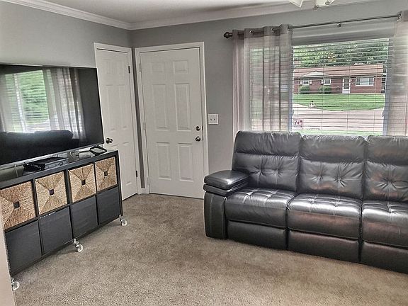 3rd image of 3783 Vernier Dr