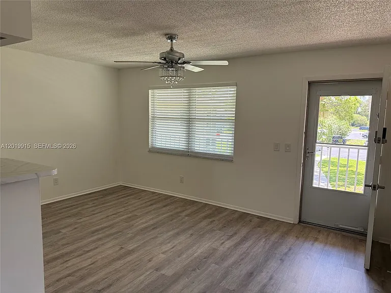 18 Lake Vista Trl #204 — Photo 2