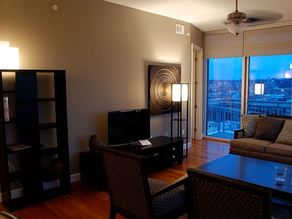 3rd image of 301 Virginia St #U1414