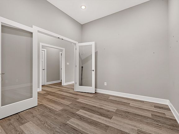 5th image of 3113 Derby Way