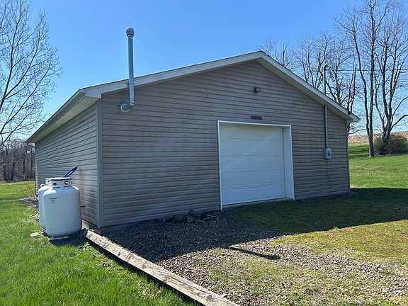 2nd image of 390 Shettler Rd